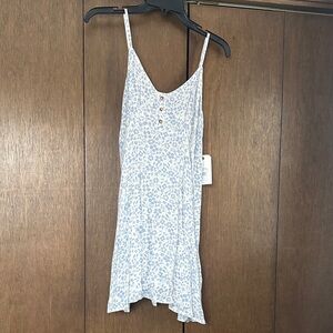 Billabong Light Blue Floral Dress. Juniors size large adjustable straps. NEW!